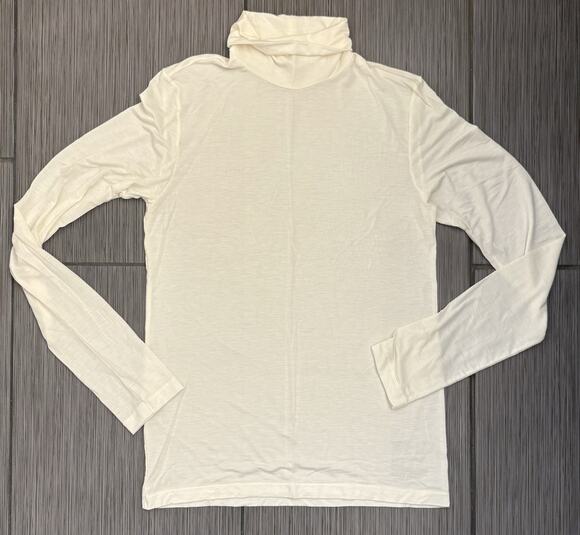 Uniqlo Tops - Uniqlo Heat Tech Ultra Light Turtleneck Long-Sleeve T-Shirt Women’s Medium Ivory
